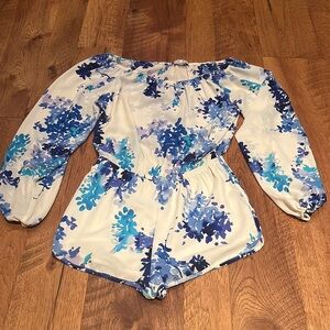 Gab & Kate Woman’s Blue Flower Romper Size S